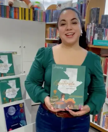 Lectura del nuevo libro Guatemala y sus tradiciones navideñas